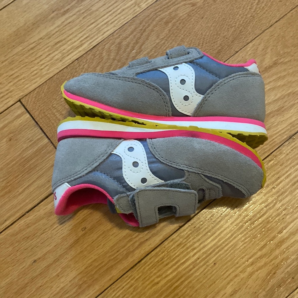 NWOT Saucony Sneakers